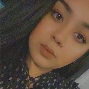 Meet your Posher, Yesenia